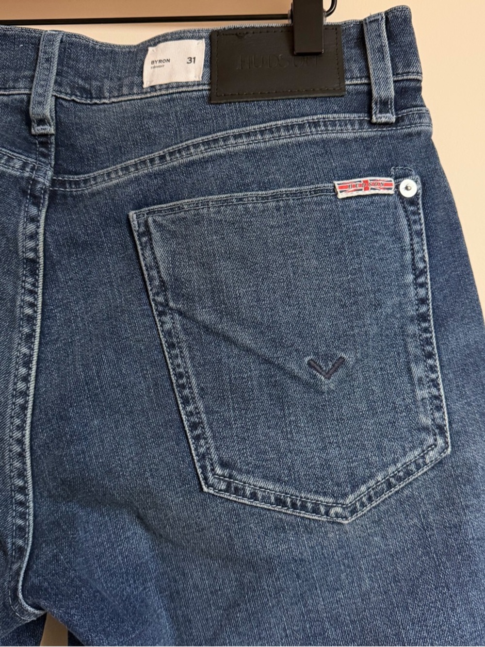 Hudson Women’s Byron Straight Medium Wash Jeans Size 31 - Picture 6 of 8
